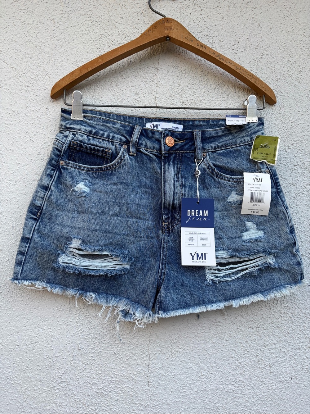 YMI Women's Dream Jean Distressed Blue Denim Shorts Size 7/28 - Picture 2 of 15